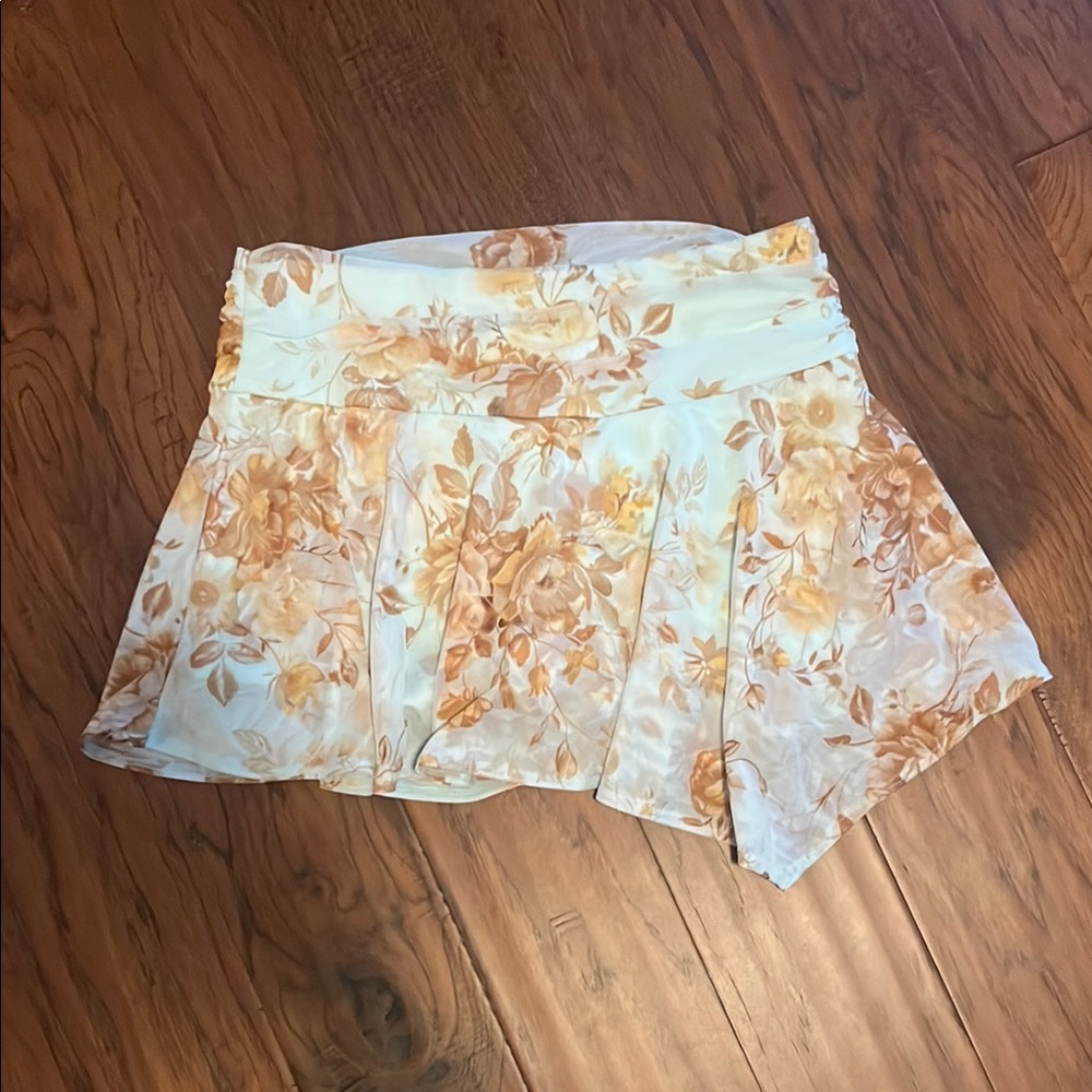 Floral Pleated Mini Skirt in Yellow Cream